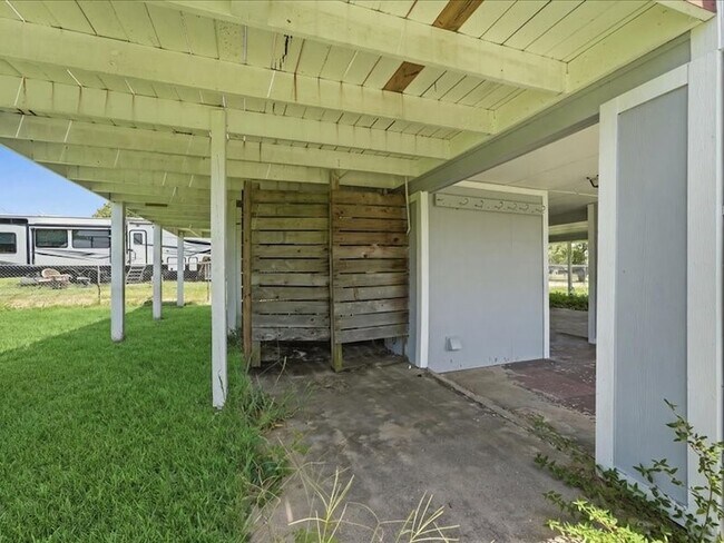 Building Photo - 4416 Thompson Ave