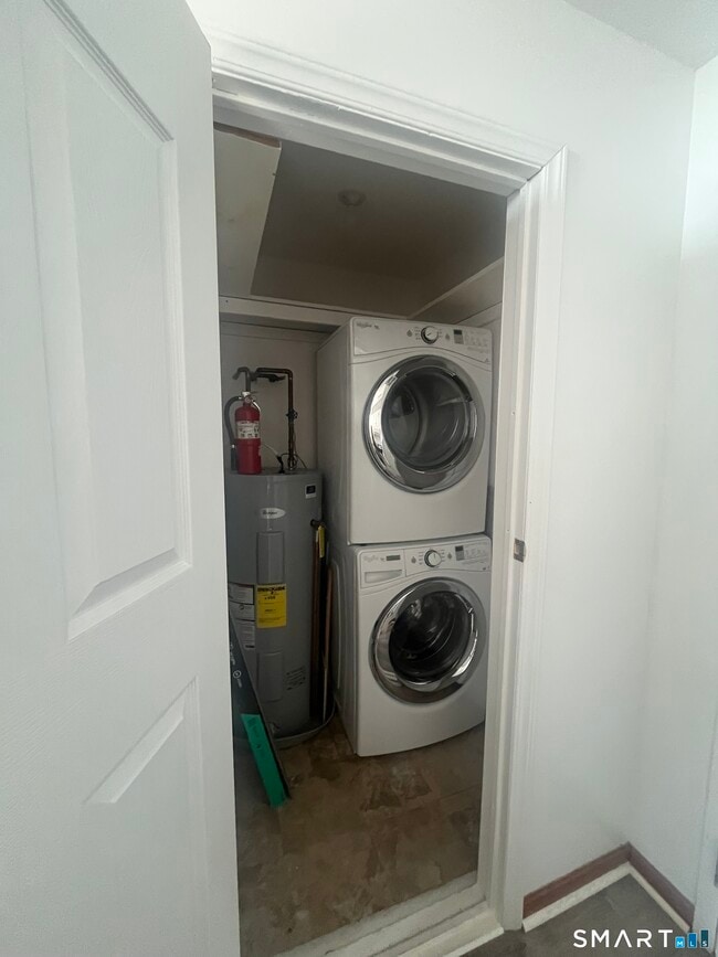 Building Photo - 49 Day St