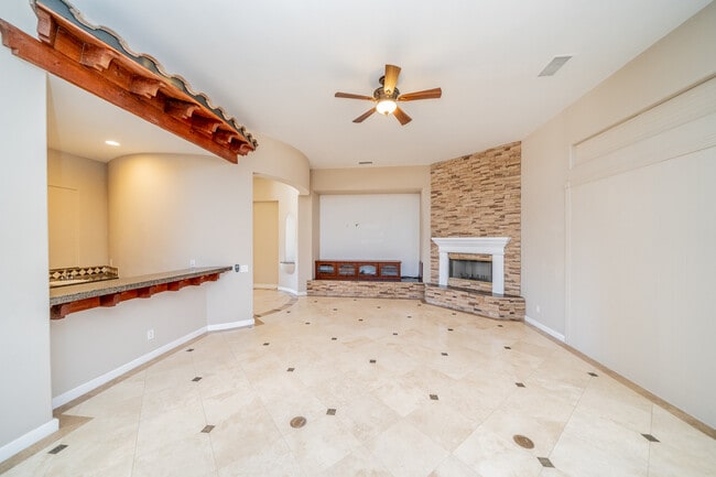 Building Photo - 17425 Cyrus Ln
