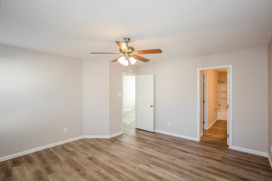 Building Photo - 6762 Kinnerton Dr