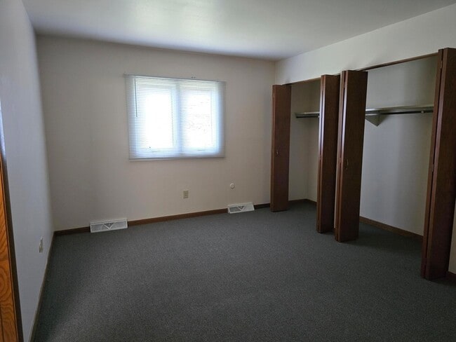 Building Photo - 1500 Camellia Dr