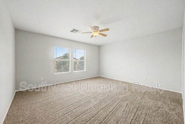 Building Photo - 45556 W Tucker Rd
