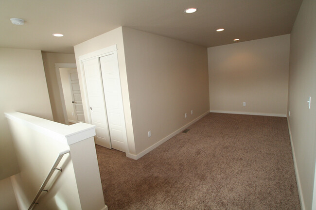 Building Photo - Gooch Hill 1