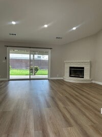 Building Photo - Beautiful newly remodeled home in Turlock