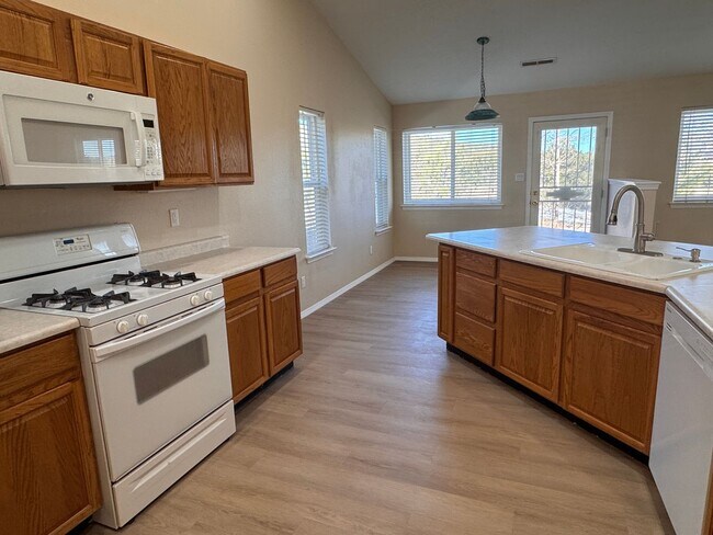 Building Photo - 3 Bedroom, 2 Bathroom Home in Tijeras, NM