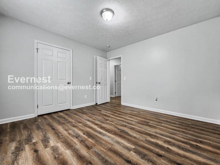 Building Photo - 234 Elm Pl