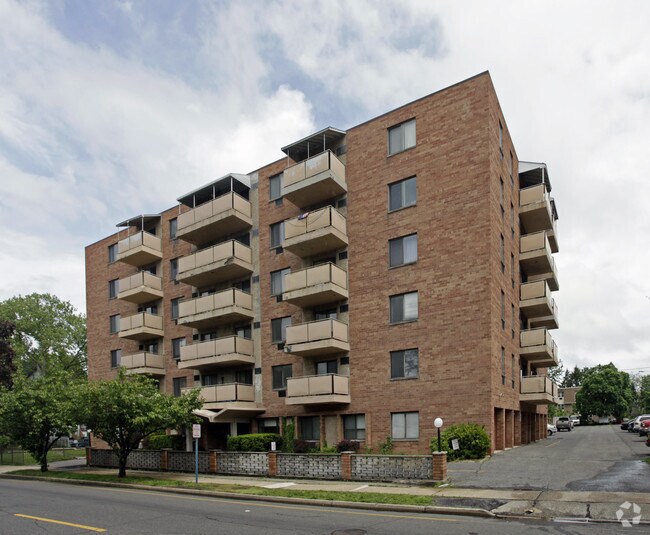 The Eldorado 240 Anderson St Hackensack NJ 07601 Apartment Finder