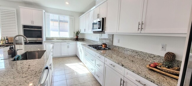 Building Photo - Gorgeous New Lennar Home - Lots of Upgrades - Solar- Must See
