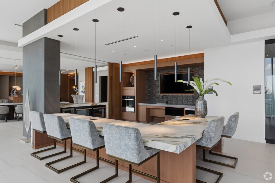 Lobby Photo - Parkview Turtle Creek by Hanover