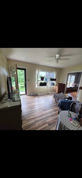Building Photo - 242 Maple Grove Subdivision Rd