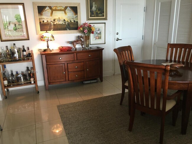 Building Photo - 401 69th St