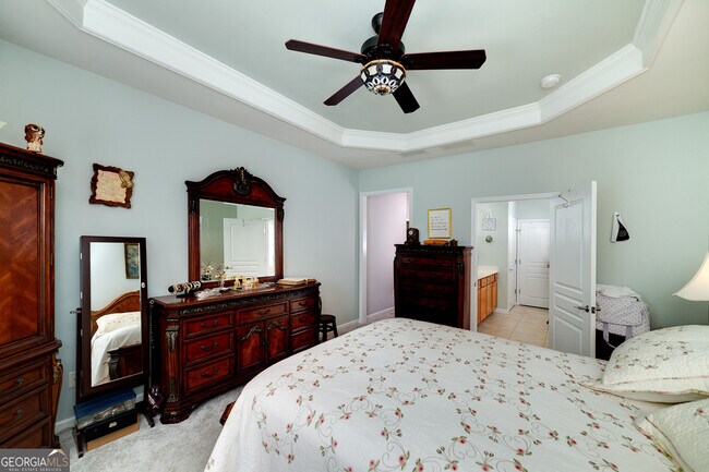 Building Photo - 230 Begonia Ct