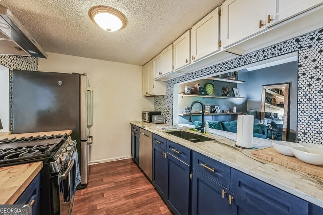 Building Photo - 502 Ivy Green Ln SE