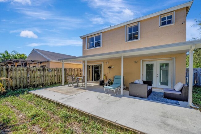 Building Photo - 4200 SW 72nd Way