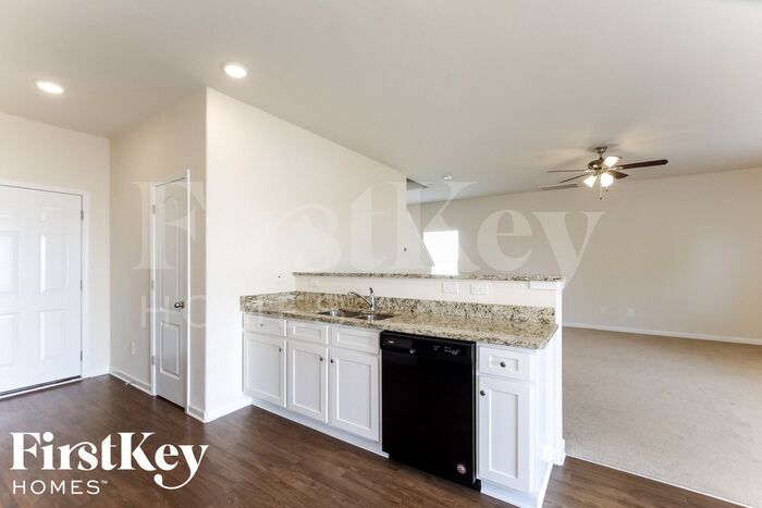 Building Photo - 9537 Weikert Rd