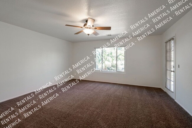 Building Photo - 1530 E Whitten St