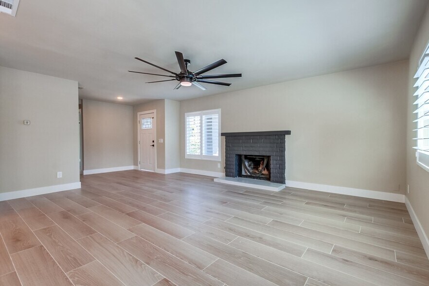 Building Photo - 1204 Palomar Pl
