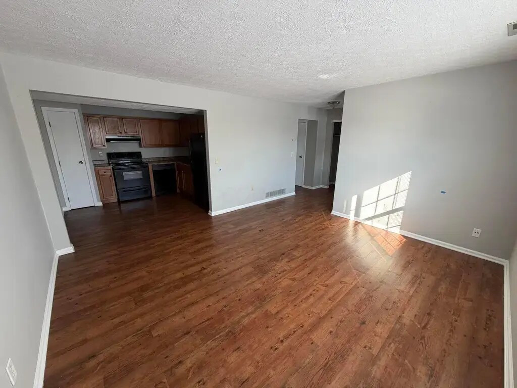 Building Photo - 7887 Thornfield Ln