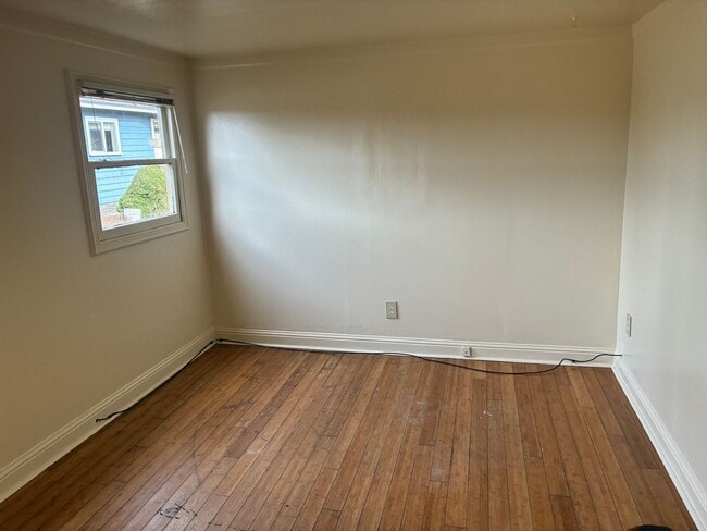 Building Photo - 3260 West End Rd