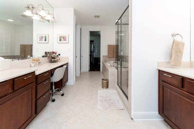 Building Photo - 3408 Travis Country Cir