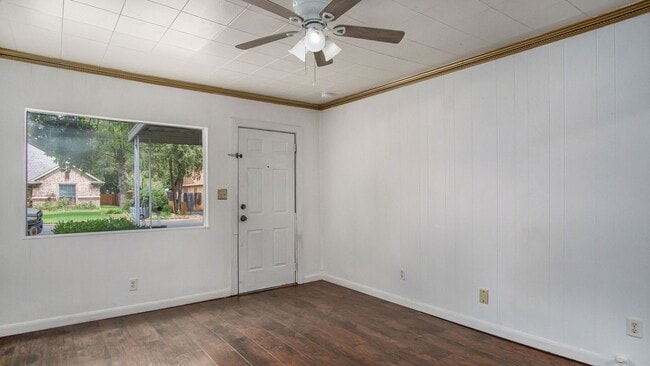 Building Photo - Beautifully Crafted 3 Bed 1 Bath Home in River Oaks!