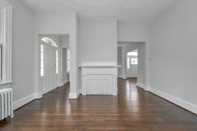 Building Photo - GORGEOUS COLONIAL HOME FOR RENT IN NEWPORT NEWS!!!