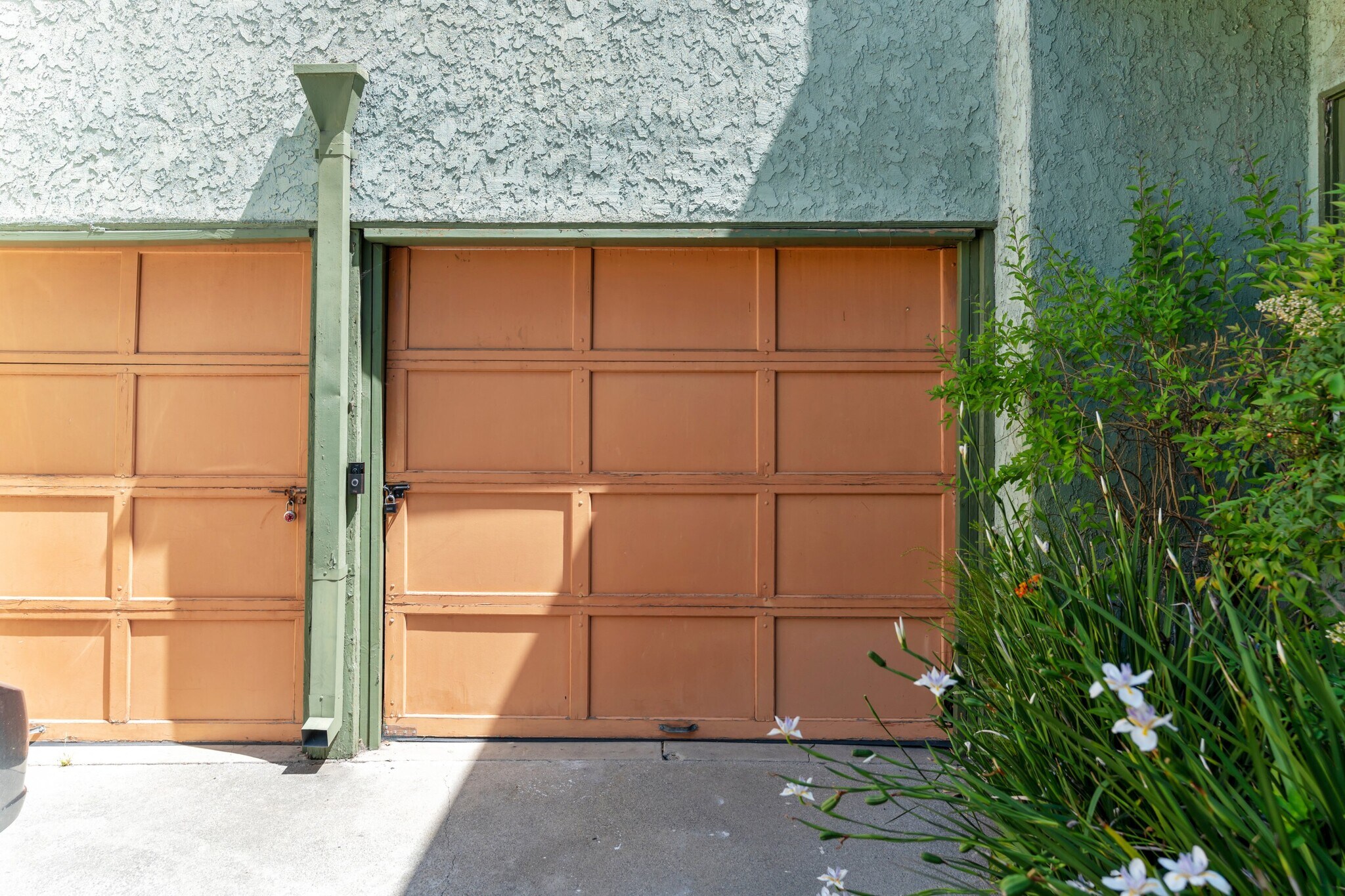 Building Photo - 6617 Waring Ave