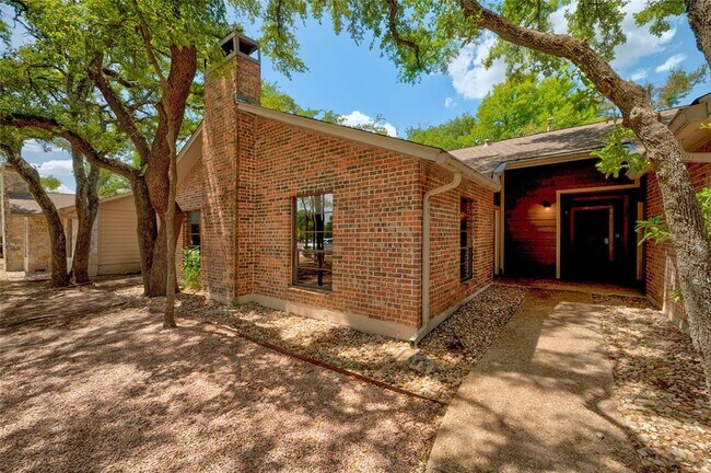 Building Photo - 8506 Mesa Dr