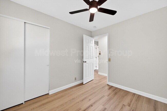 Building Photo - 2765 Chelsea Dr