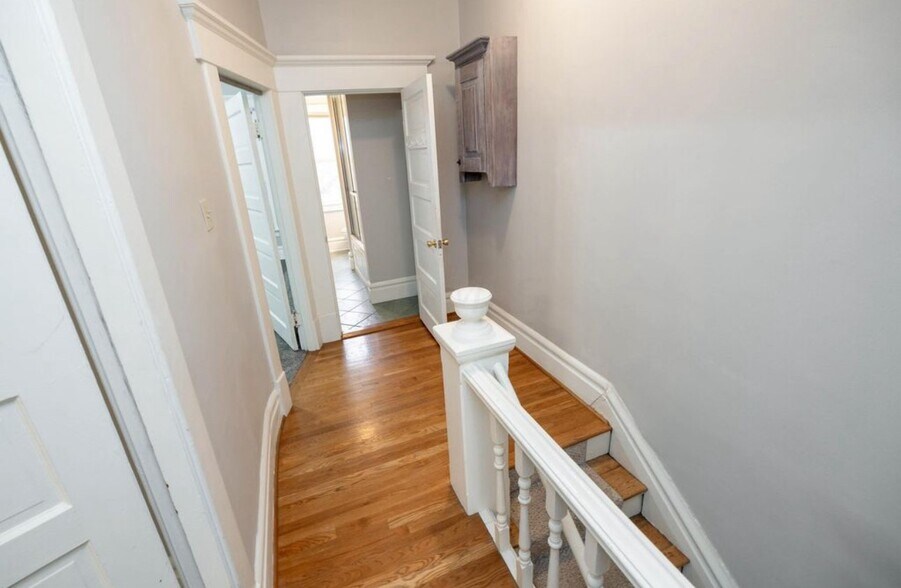 Building Photo - 239 W 1st Ave