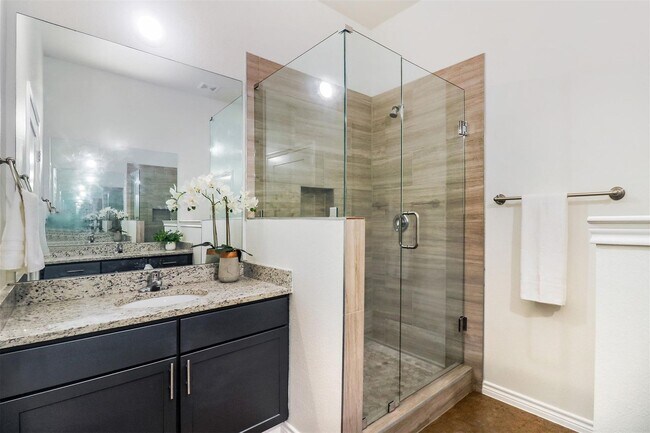 Building Photo - Charming 3-Bedroom Townhome near Lake Tawa...