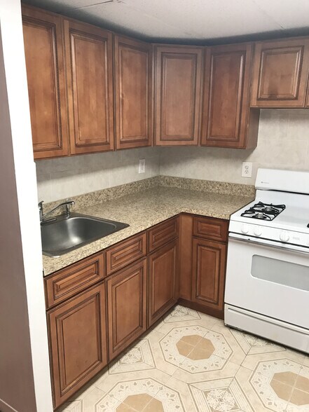 Kitchen - 63 Hancock Ave