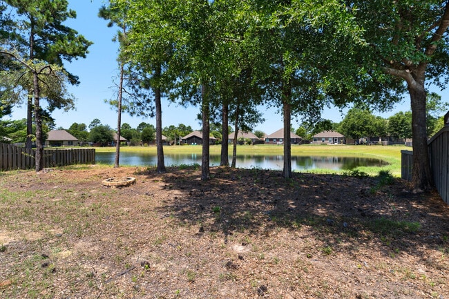 Building Photo - 36 Dickens Dr