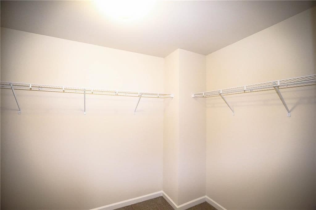 Building Photo - 327 Cashes Ct