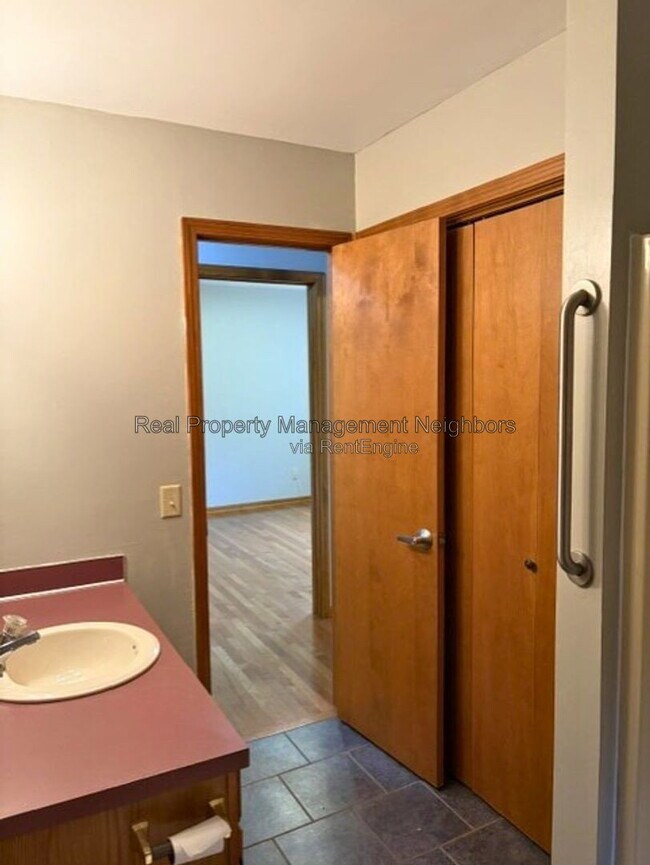 Building Photo - 1662 Klaver St SW