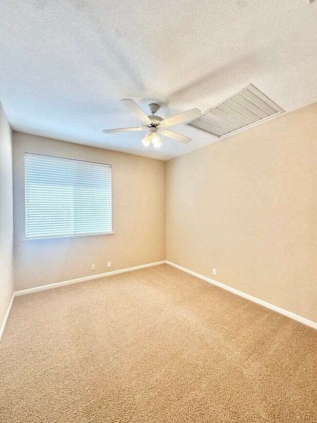Building Photo - Beautiful large 4 bedroom home in rocklin!