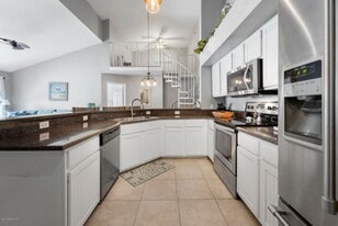 Building Photo - 400 Timberwalk Ct