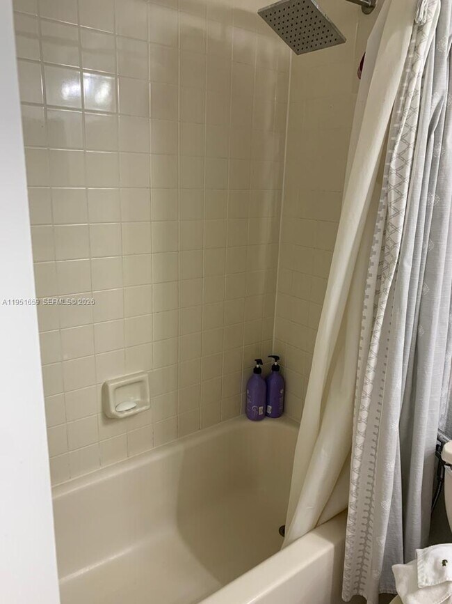 Building Photo - 8290 Lake Dr