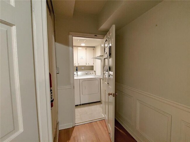 Building Photo - 76 Laurel Forest Cir NE