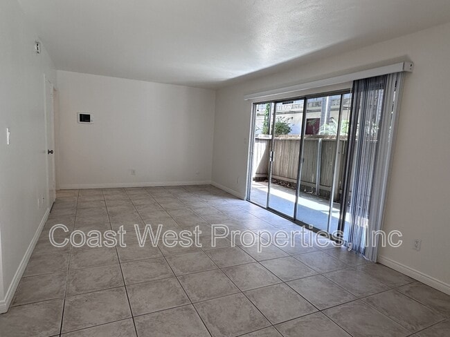 Building Photo - 1810 Broadway St