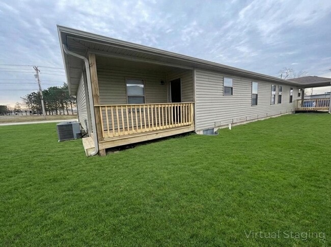 Building Photo - New Never Occupied - Brand New 2 bedroom 2 bath Duplex in Kimberling City, MO