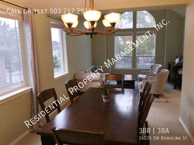 Building Photo - 16035 SW Bobolink St