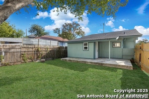 Building Photo - 2209 N Flores St