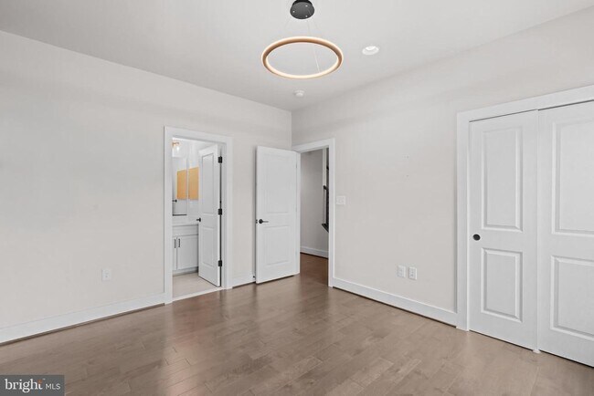 Building Photo - 5284 Ridgeview Retreat Dr