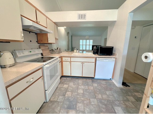Building Photo - 3548 Tiara Way W
