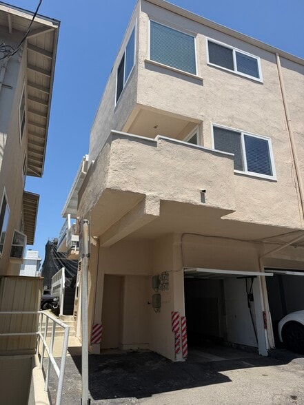 Building Photo - 206 15th St