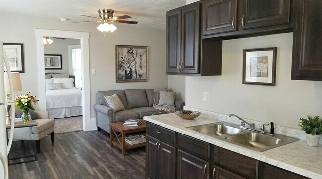 Building Photo - 214 W Republic St