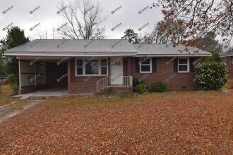 Building Photo - Coming Soon!! 3 Bedroom 1 Bath Home