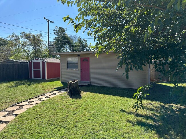 Building Photo - 2009 43rd St