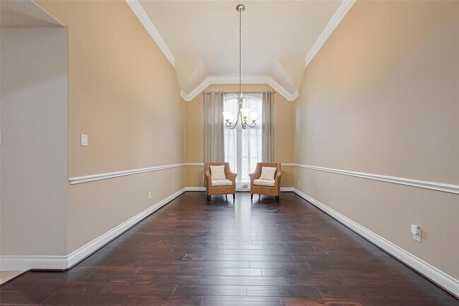 Building Photo - 2722 Park Oak Ct
